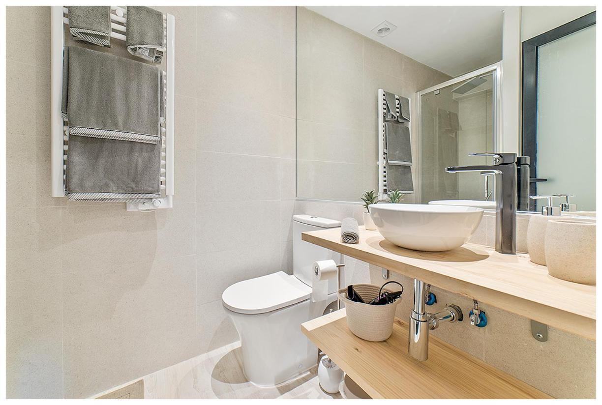 Apartamentos Madrid Rio エクステリア 写真
